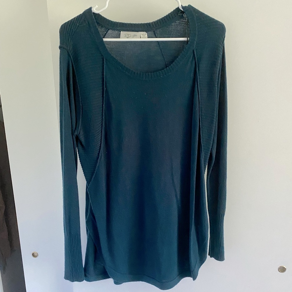 Turquoise long sleeved sweater